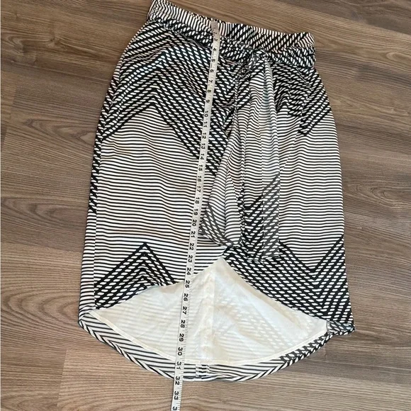 Banana Republic Faux Wrap Hi Low Midi Skirt Tie Front Women’s size 8 NWT - Picture 2 of 5